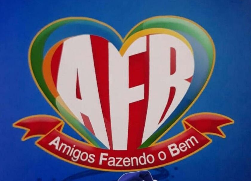 AMIGOS FAZENDO O BEM